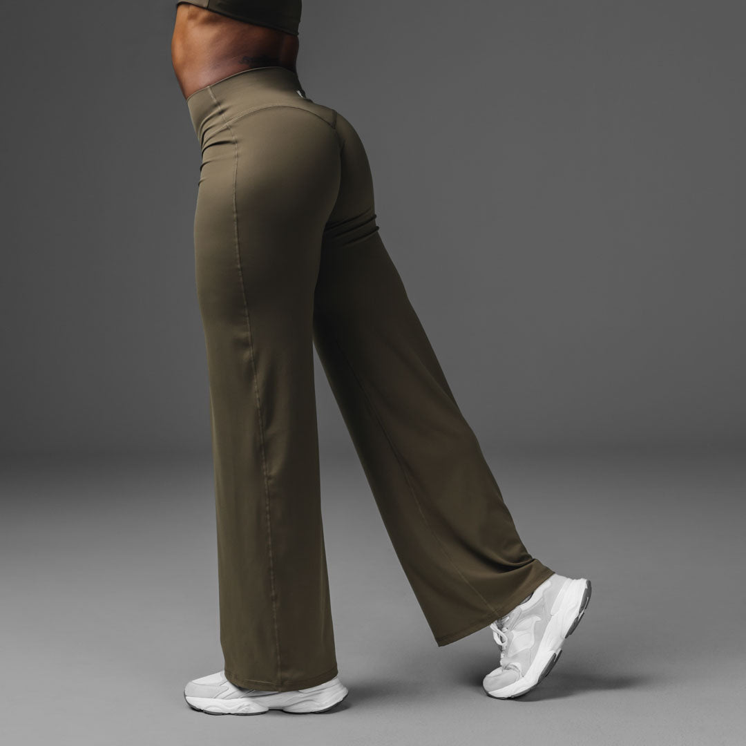 Studio Straight Leg Bottom