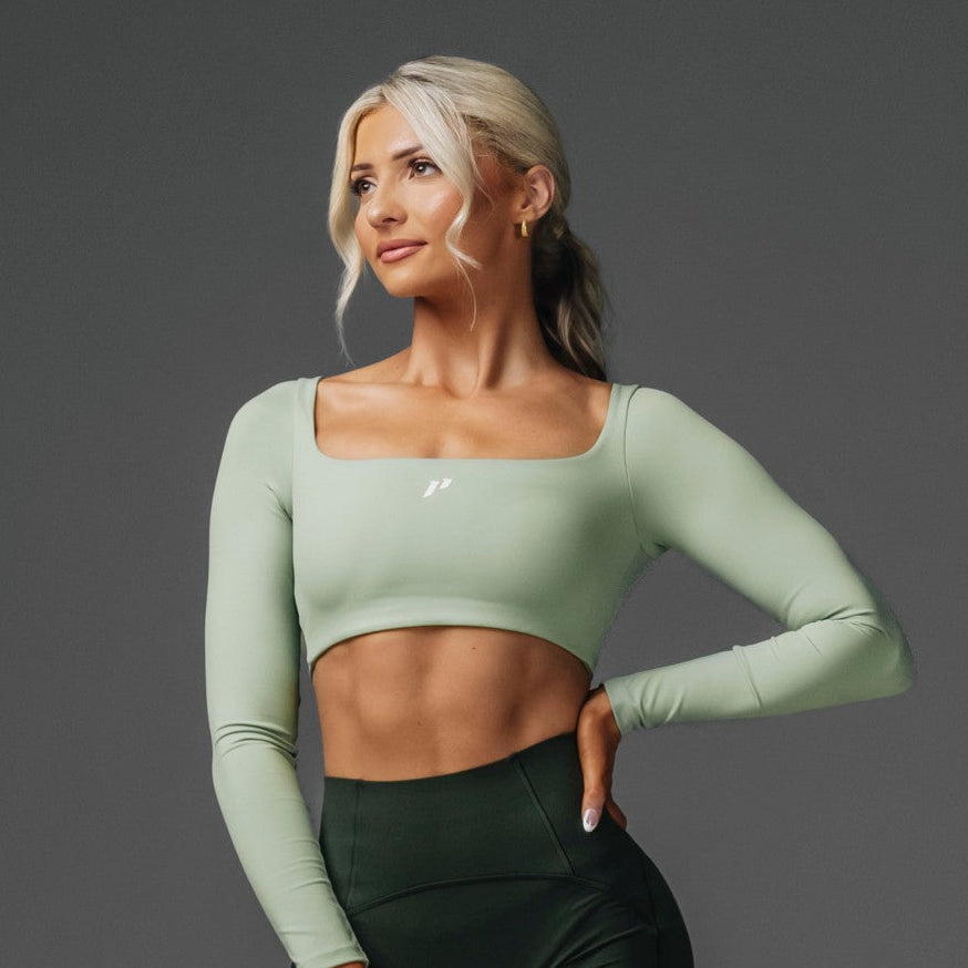 Minimalist Crop Long Sleeve